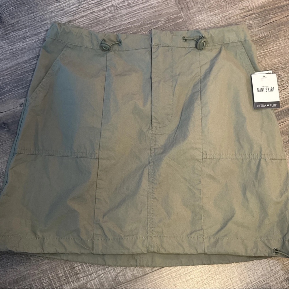 Ultra Flirt Sage Mini Skirt Size Small